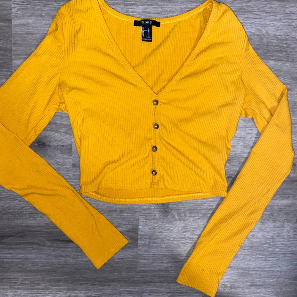 cropped v neck long sleeve